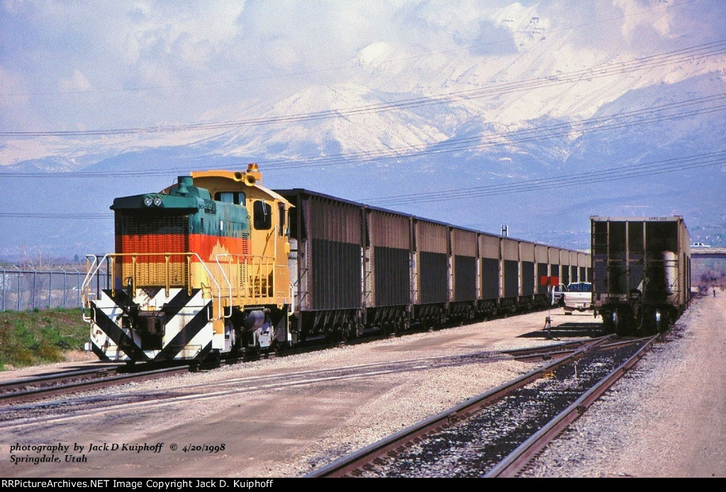 IPPX 1, Intermountain Railcar Services, SW1001, at Springville, Utah. April 20, 1998. 